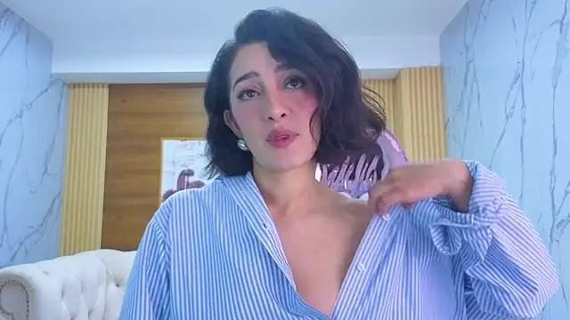 sara lopez s online show from June 26, 2026, 1:39 pm