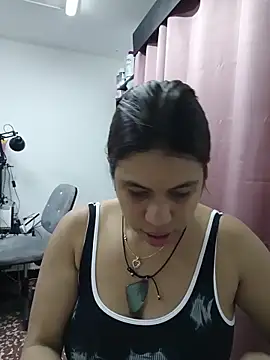 GabyMontenegro online show from February 15, 2026, 7:02 pm