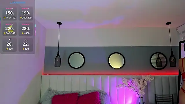 Mila Hank  online show from September 26, 2025, 12:23 pm