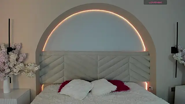 Mila Hank  online show from February 21, 2026, 12:40 pm