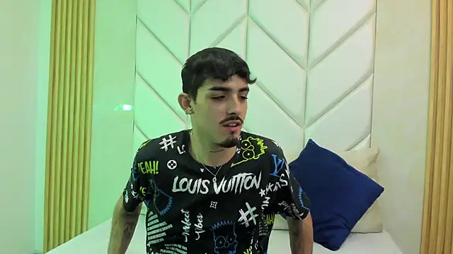 NikoStone  online show from October 8, 2025, 2:40 pm