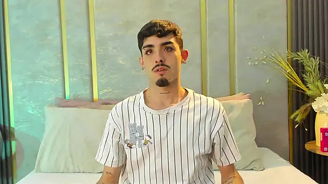 NikoStone  online show from October 4, 2025, 5:09 am