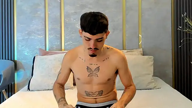 NikoStone  online show from November 5, 2025, 4:26 am