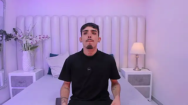 NikoStone  online show from September 28, 2025, 5:25 am