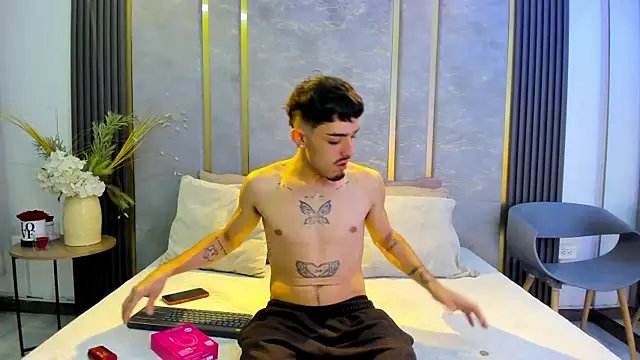 NikoStone  online show from October 10, 2025, 5:08 am