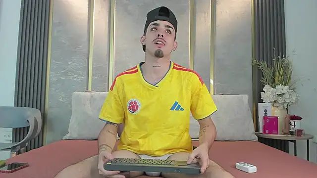 NikoStone  online show from June 28, 2026, 4:41 am