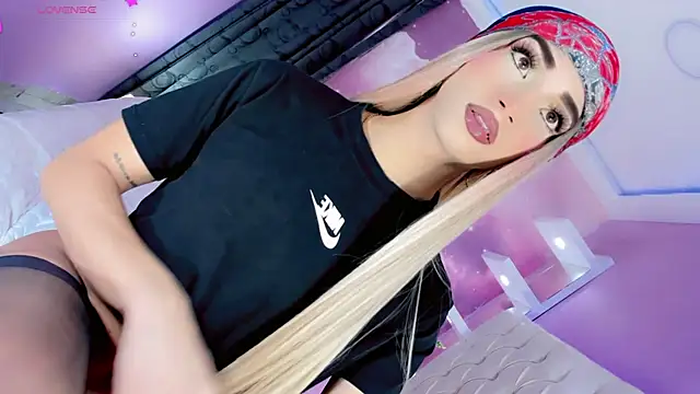 Nauthy girl online show from May 8, 2026, 1:04 pm