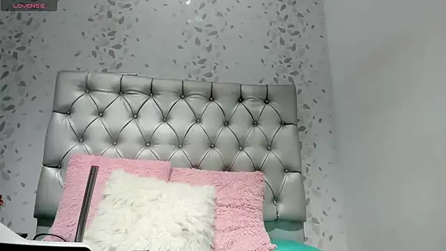 michelle perla online show from November 12, 2025, 6:45 pm