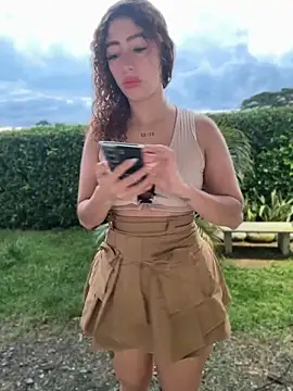 roxyrougee online show from May 5, 2026, 10:40 am