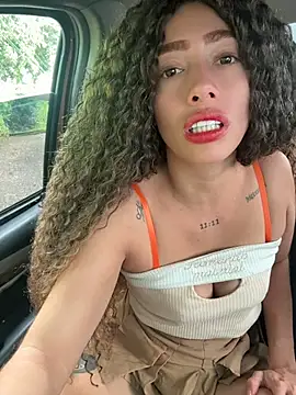 Snapshot of roxyrougee chatting on June 25, 2026, 1:05 pm roxyrougee online show from June 25, 2026, 1:05 pm