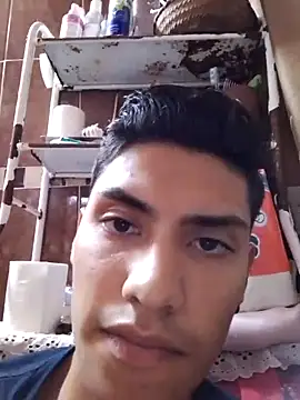 aispuro8505 online show from October 5, 2025, 7:32 am