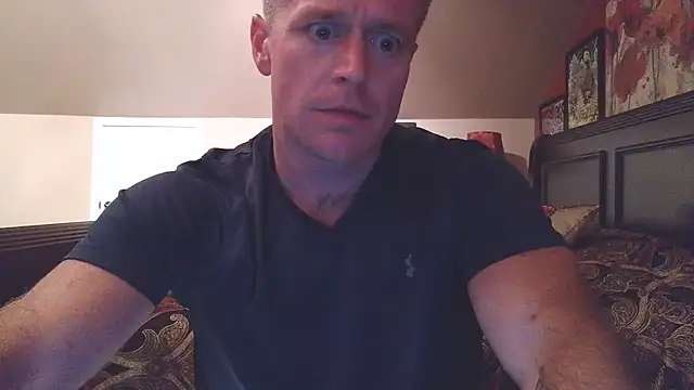 DILFiGuess11 online show from June 25, 2026, 4:21 am