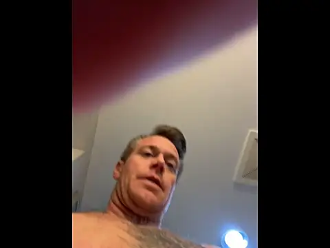 DILFiGuess11 online show from May 5, 2026, 2:42 pm