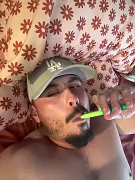 Snapshot of AlexR9700 chatting on September 25, 2025, 11:22 pm AlexR9700 online show from September 25, 2025, 11:22 pm