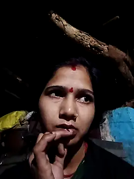 Snapshot of Jooli_xx chatting on February 21, 2026, 9:06 pm Jooli xx online show from February 21, 2026, 9:06 pm