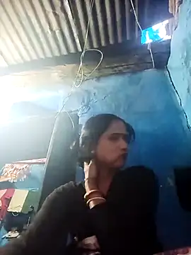 Snapshot of Jooli_xx chatting on February 17, 2026, 12:46 pm Jooli xx online show from February 17, 2026, 12:46 pm