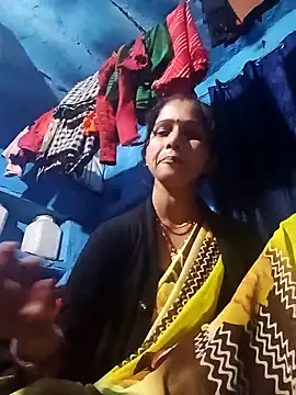 Snapshot of Jooli_xx chatting on February 28, 2026, 1:44 pm Jooli xx online show from February 28, 2026, 1:44 pm