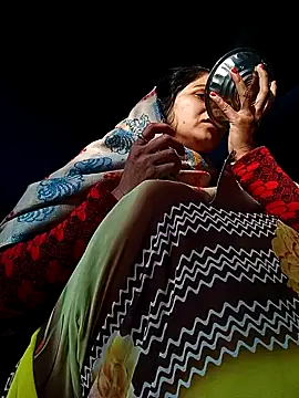 Snapshot of Jooli_xx chatting on February 13, 2026, 2:44 am Jooli xx online show from February 13, 2026, 2:44 am