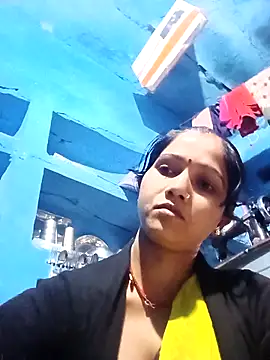 Snapshot of Jooli_xx chatting on March 1, 2026, 1:49 am Jooli xx online show from March 1, 2026, 1:49 am