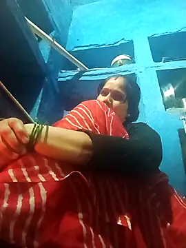 Snapshot of Jooli_xx chatting on February 5, 2026, 2:13 pm Jooli xx online show from February 5, 2026, 2:13 pm