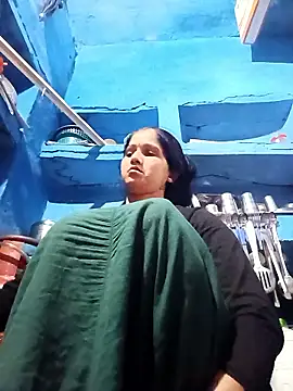 Snapshot of Jooli_xx chatting on March 18, 2026, 1:53 am Jooli xx online show from March 18, 2026, 1:53 am