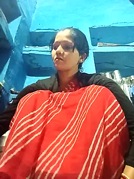 Snapshot of Jooli_xx chatting on February 11, 2026, 1:05 am Jooli xx online show from February 11, 2026, 1:05 am