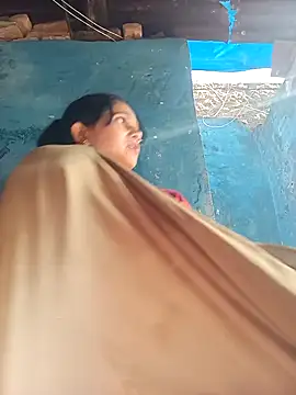 Snapshot of Jooli_xx chatting on February 9, 2026, 3:48 am Jooli xx online show from February 9, 2026, 3:48 am