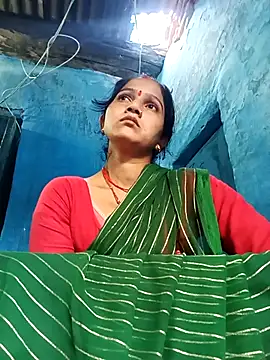 Snapshot of Jooli_xx chatting on February 24, 2026, 11:33 am Jooli xx online show from February 24, 2026, 11:33 am