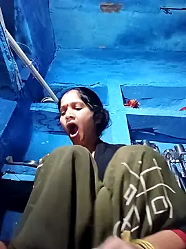 Jooli xx online show from November 29, 2025, 1:06 am