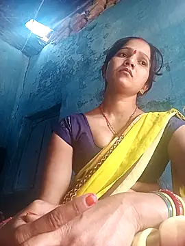 Snapshot of Jooli_xx chatting on February 16, 2026, 5:17 am Jooli xx online show from February 16, 2026, 5:17 am