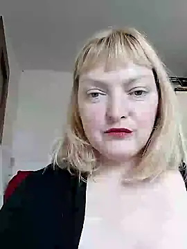 LiluLiluLilu online show from September 23, 2025, 7:59 am