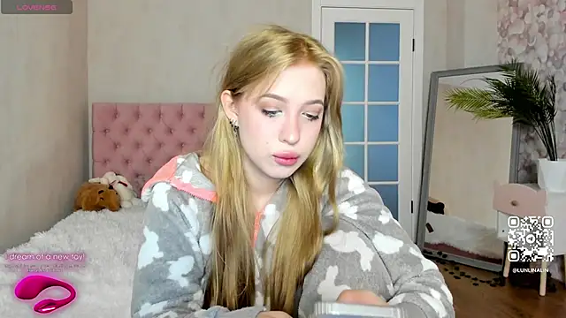 LightStar 18 online show from October 2, 2025, 9:01 am