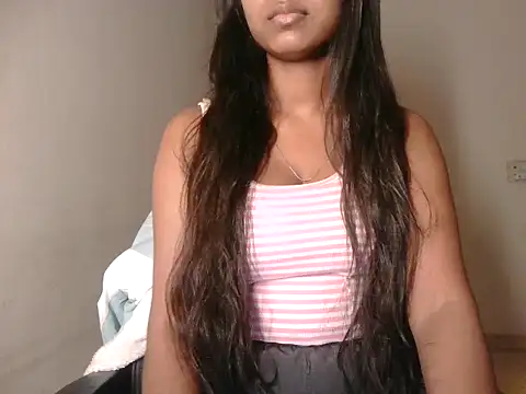 Snapshot of GlamGirl002 chatting on January 12, 2026, 9:16 am GlamGirl002 online show from January 12, 2026, 9:16 am