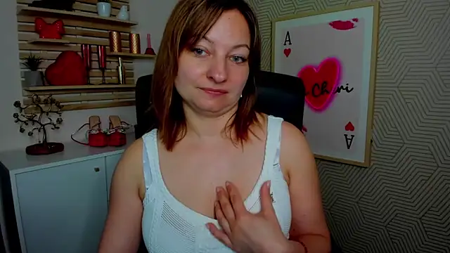 angelaSamt online show from May 5, 2026, 5:32 am