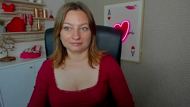 angelaSamt online show from June 16, 2026, 5:40 am