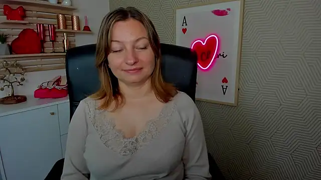 angelaSamt online show from June 17, 2026, 5:29 am