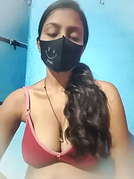 posewith online show from September 30, 2025, 8:48 pm