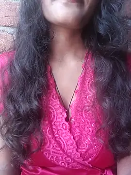 posewith online show from September 15, 2025, 8:26 am