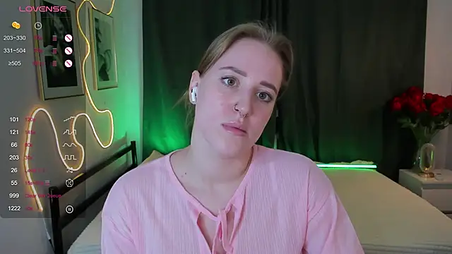 Alice Cire online show from December 3, 2025, 2:16 pm