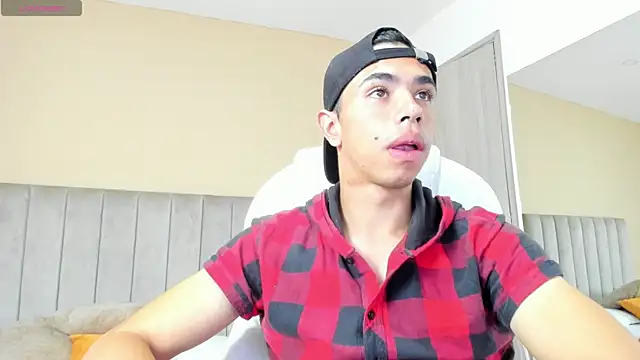 Muscle Scott online show from September 13, 2025, 12:49 pm