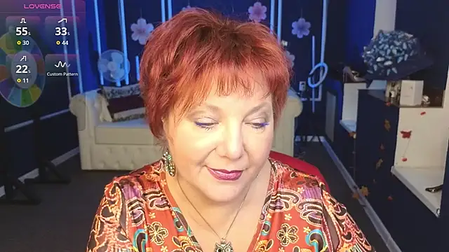 Kira Kenett online show from November 16, 2025, 10:09 am