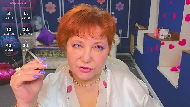 Snapshot of Kira_Kenett chatting on February 7, 2026, 6:43 am Kira Kenett online show from February 7, 2026, 6:43 am