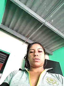 AnggelicaSwan21 online show from September 30, 2025, 3:18 pm