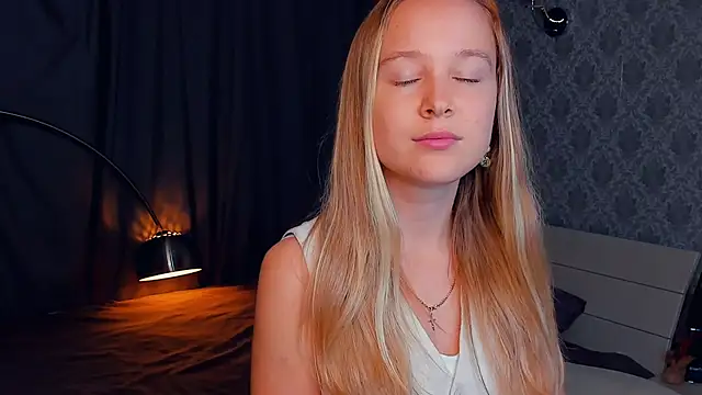 SoonMoor online show from September 9, 2025, 6:06 pm