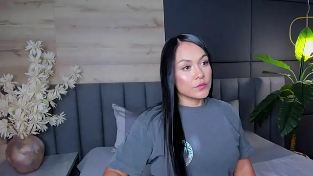 TiffanyyLam online show from February 16, 2026, 10:07 pm