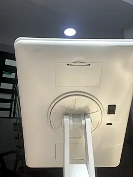 TiffanyyLam online show from September 27, 2025, 11:38 am