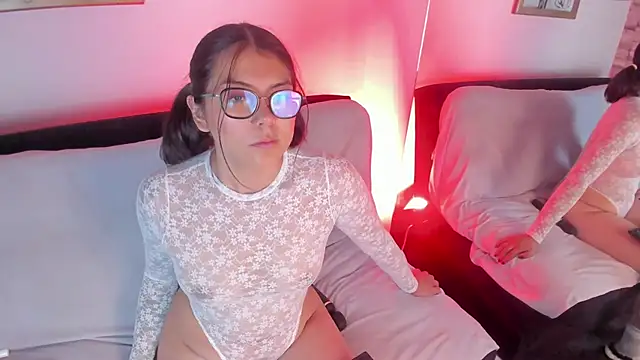 LolaXXXperience online show from September 20, 2025, 11:15 am