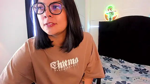 LolaXXXperience online show from September 17, 2025, 11:12 am