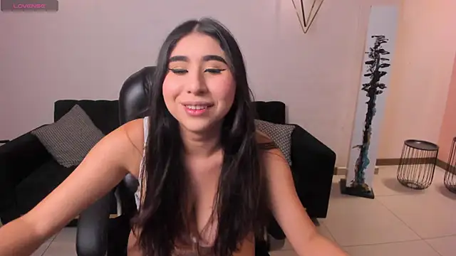 MayaMoretti  online show from October 15, 2025, 3:38 am