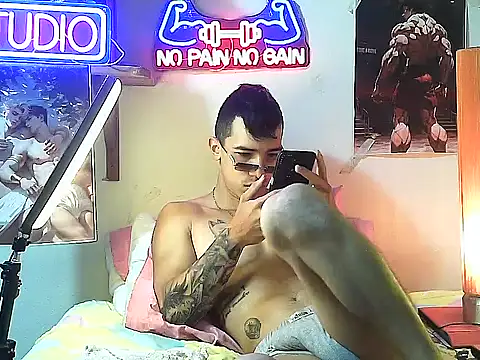 Strongcockfitness online show from September 30, 2025, 6:14 pm